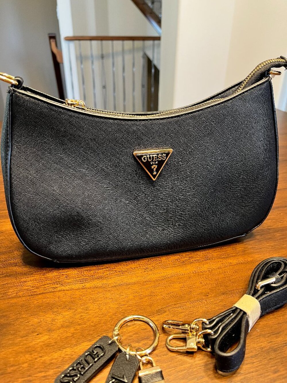 Guess Shoulder Bag Black Noelle Saffiano